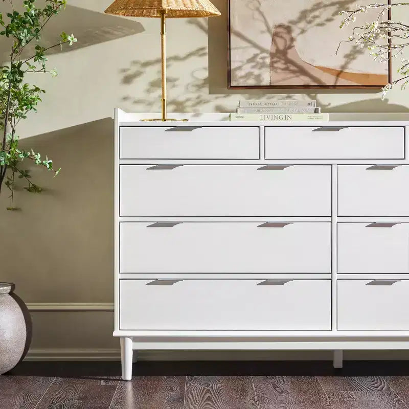 Commode horizontale à 9 tiroirs Saracina Home en bois massif de style Mid-century Modern