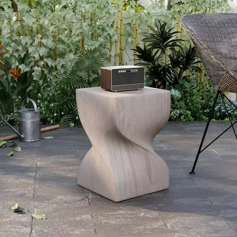 Table d'appoint carrée LeisureMod Onyx Series Table d'appoint moderne en fibre de pierre, table d'appoint entièrement assemblée pour salon, chambre, bureau, décoration d'entrée