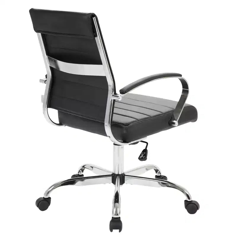Chaise de bureau LeisureMod Benmar en cuir côtelé - Chaise de bureau exécutive pivotante et inclinable de style Mid-Century Modern - Piètement chromé