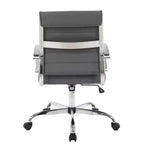 Chaise de bureau LeisureMod Benmar en cuir côtelé - Chaise de bureau exécutive pivotante et inclinable de style Mid-Century Modern - Piètement chromé