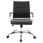 Chaise de bureau LeisureMod Benmar en cuir côtelé - Chaise de bureau exécutive pivotante et inclinable de style Mid-Century Modern - Piètement chromé