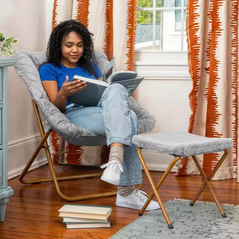 Fauteuil lune pliable et ottoman surdimensionnés Emma et Oliver pour dortoir, chambre à coucher