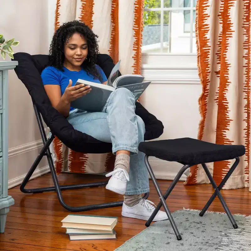 Fauteuil lune pliable et ottoman surdimensionnés Emma et Oliver pour dortoir, chambre à coucher