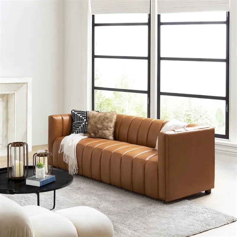 Canapé incurvé en cuir véritable Olinto Modern Camel de 83 pouces avec dossier capitonné par HULALA HOME