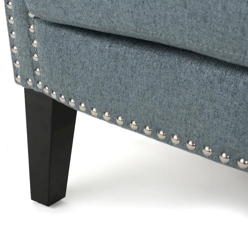 Fauteuil de club contemporain à accoudoirs roulés Brice avec garniture de clous décoratifs par Christopher Knight Home