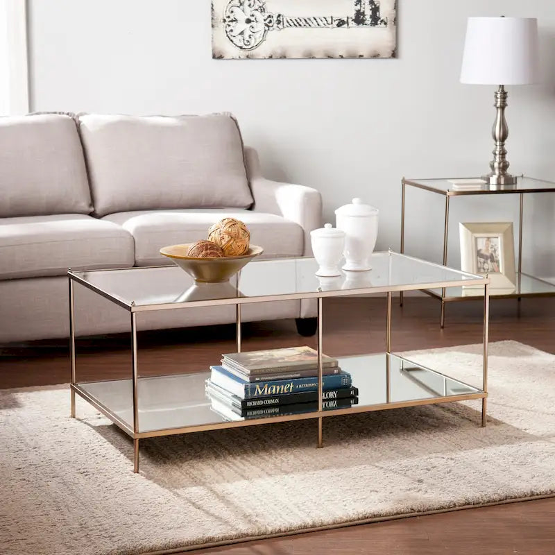 Table basse rectangulaire dorée SEI Furniture Grant avec plateau en verre et étagère inférieure