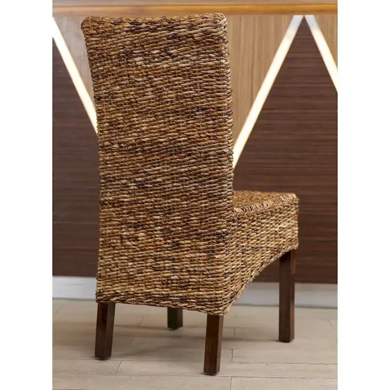 Chaise de salle à manger Gaby en feuilles de bananier tressées et acajou (lot de 2)