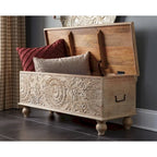 Banc de rangement sculpté médaillon blanc antique Fossil Ridge