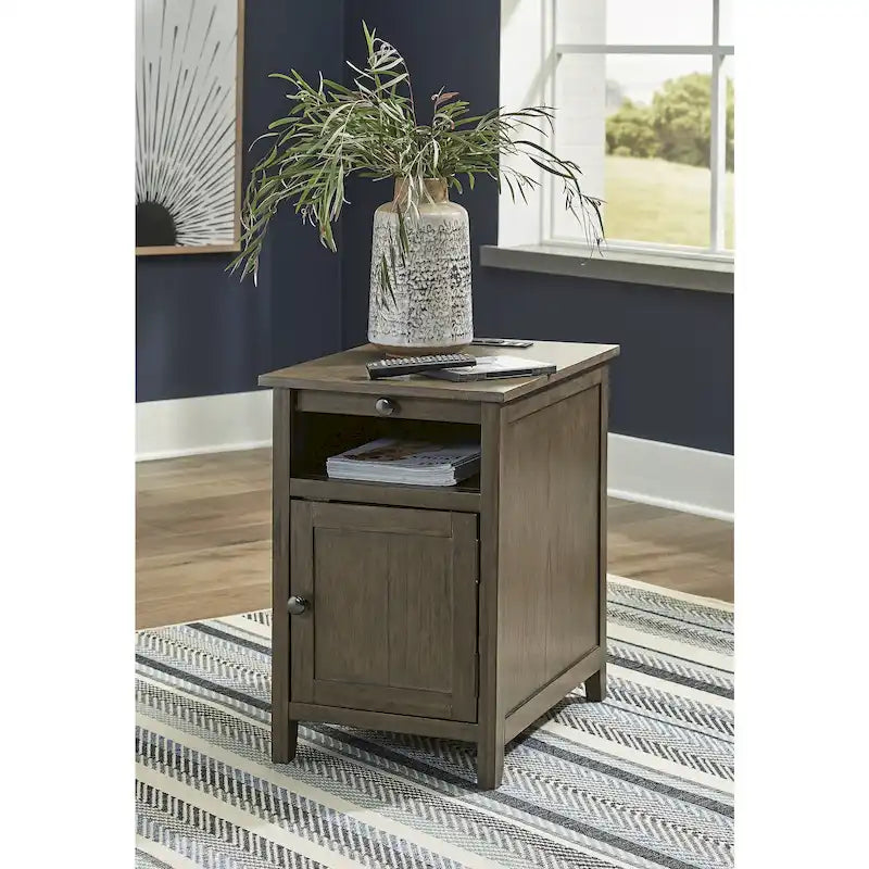 Table d'appoint de la collection Signature Design by Ashley Treytown - 16 L x 24 P x 24 H