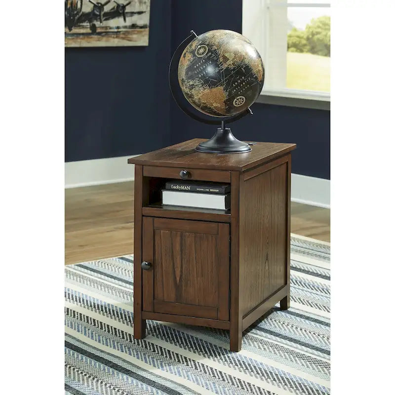 Table d'appoint de la collection Signature Design by Ashley Treytown - 16 L x 24 P x 24 H
