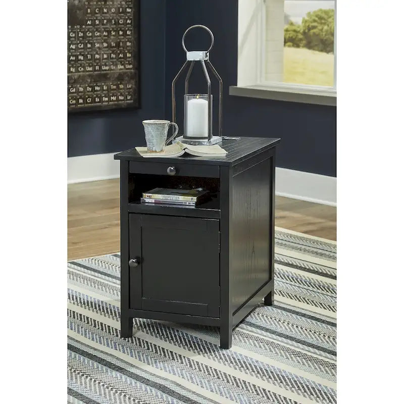 Table d'appoint de la collection Signature Design by Ashley Treytown - 16 L x 24 P x 24 H