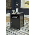 Table d'appoint de la collection Signature Design by Ashley Treytown - 16 L x 24 P x 24 H