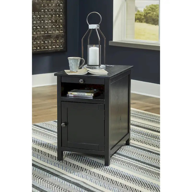 Table d'appoint de la collection Signature Design by Ashley Treytown - 16 L x 24 P x 24 H