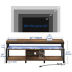 Meuble TV industriel en bois avec lumière LED, étagères de rangement ouvertes, prises de courant et télécommande Bluetooth