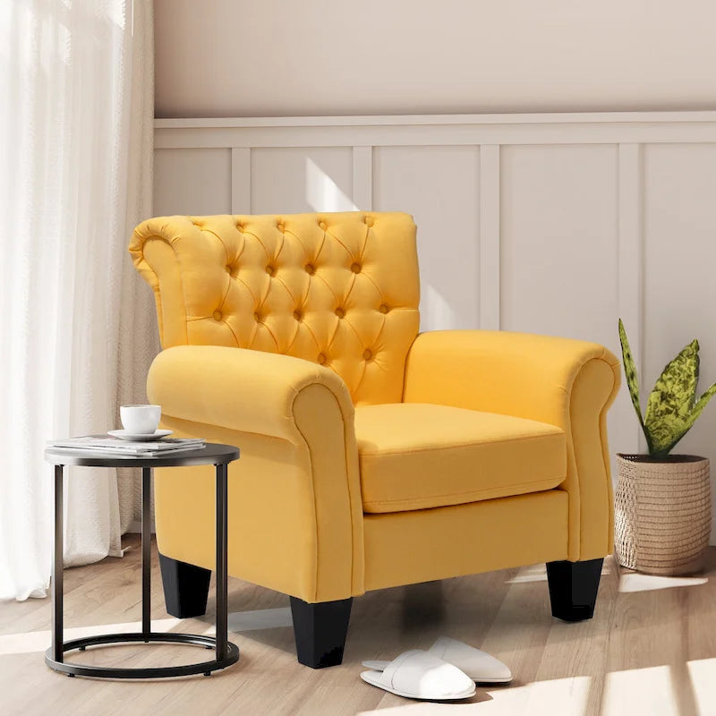 Fauteuil club confortable avec accoudoirs et siège rembourré