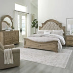 Ensemble de lit tapissé, commode avec miroir et table de nuit Magnolia Manor