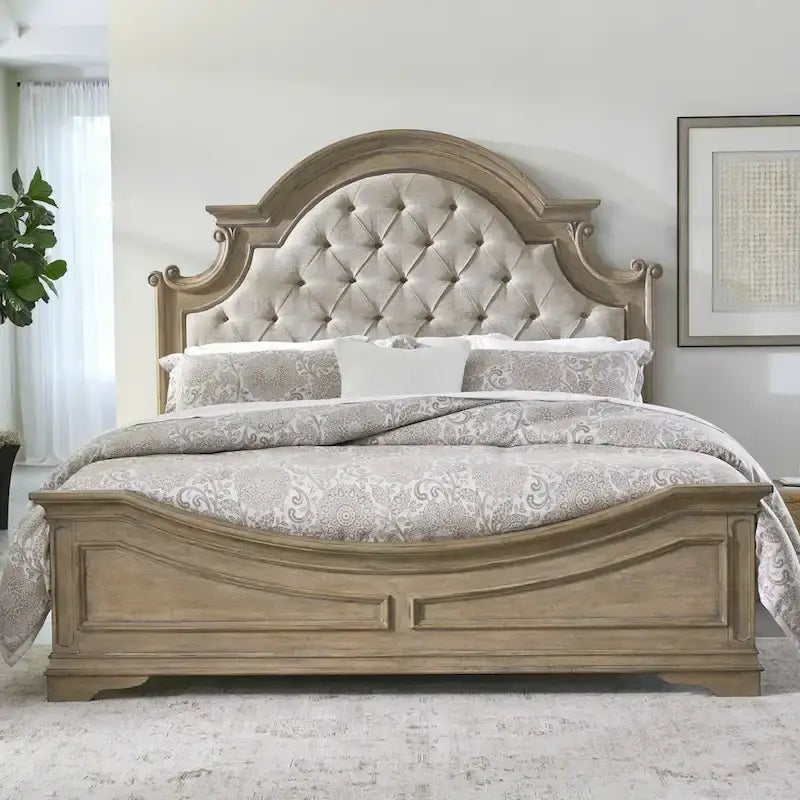 Ensemble de lit tapissé, commode avec miroir et table de nuit Magnolia Manor