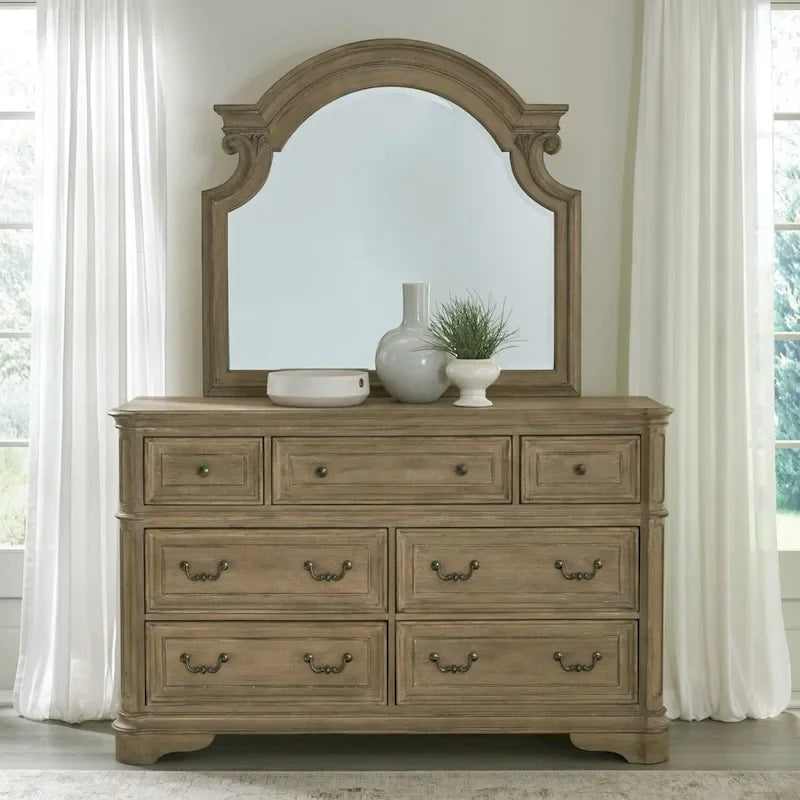 Ensemble de lit tapissé, commode avec miroir et table de nuit Magnolia Manor