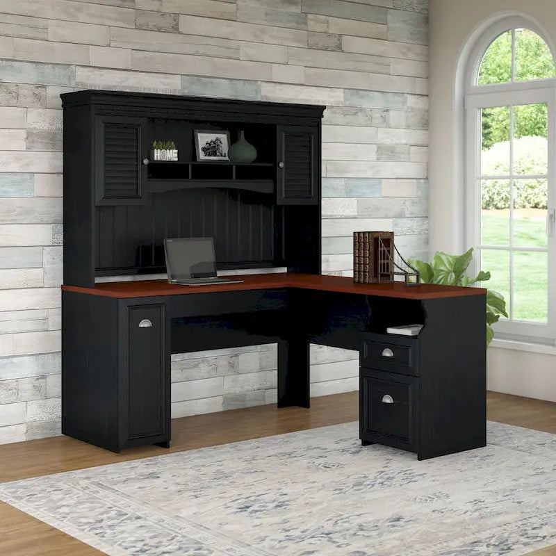 Bureau en L avec huche Fairview 60W par Bush Furniture
