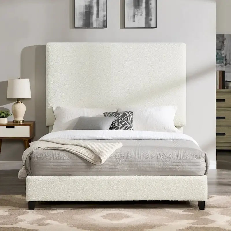 Lit plateforme capitonné avec tête de lit haute en bouclé blanc