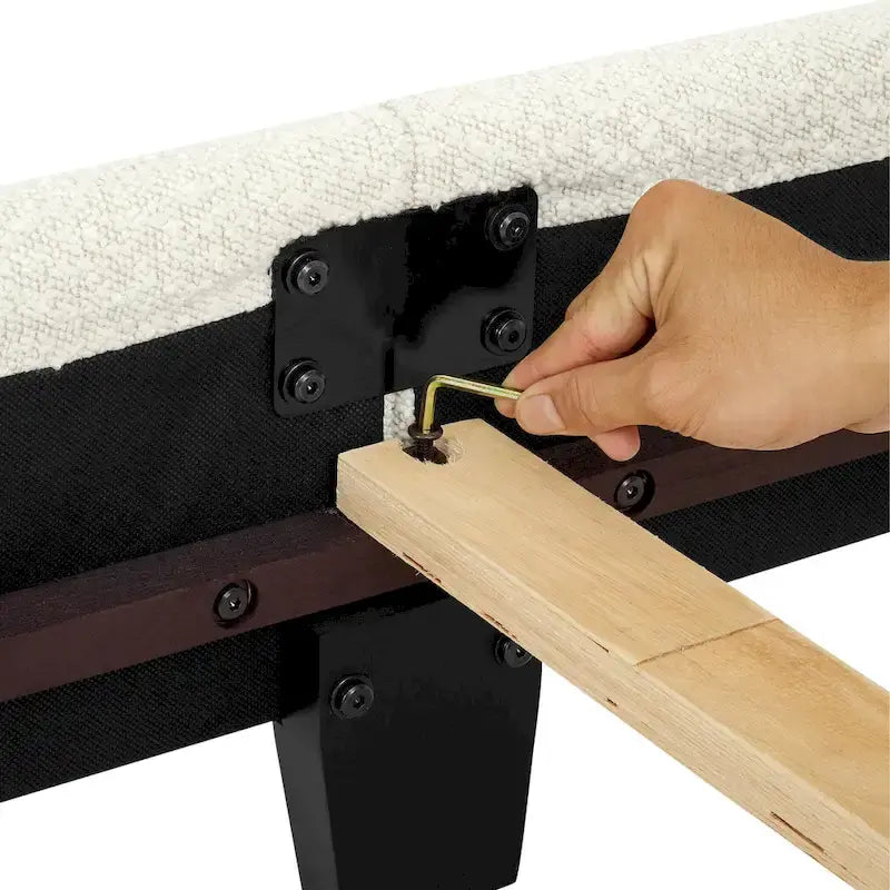 Lit plateforme capitonné avec tête de lit haute en bouclé blanc
