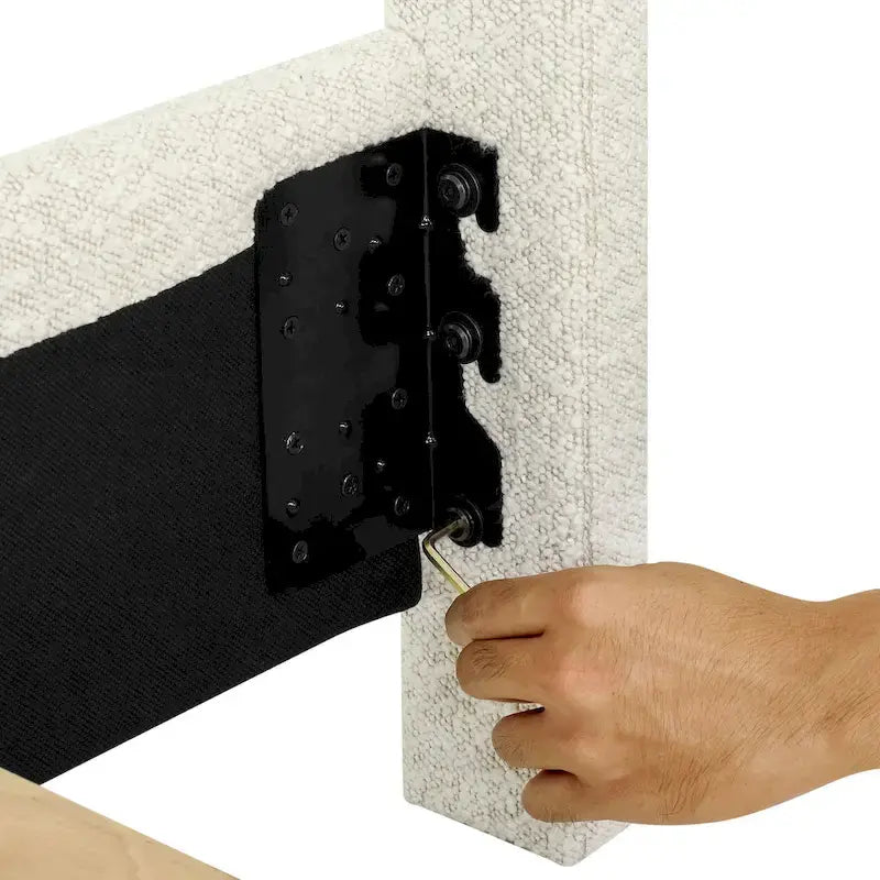 Lit plateforme capitonné avec tête de lit haute en bouclé blanc
