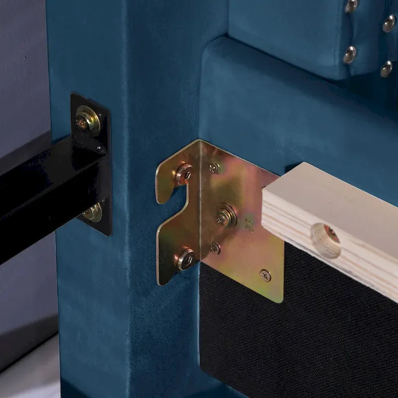 Lit plateforme tapissé en velours California King