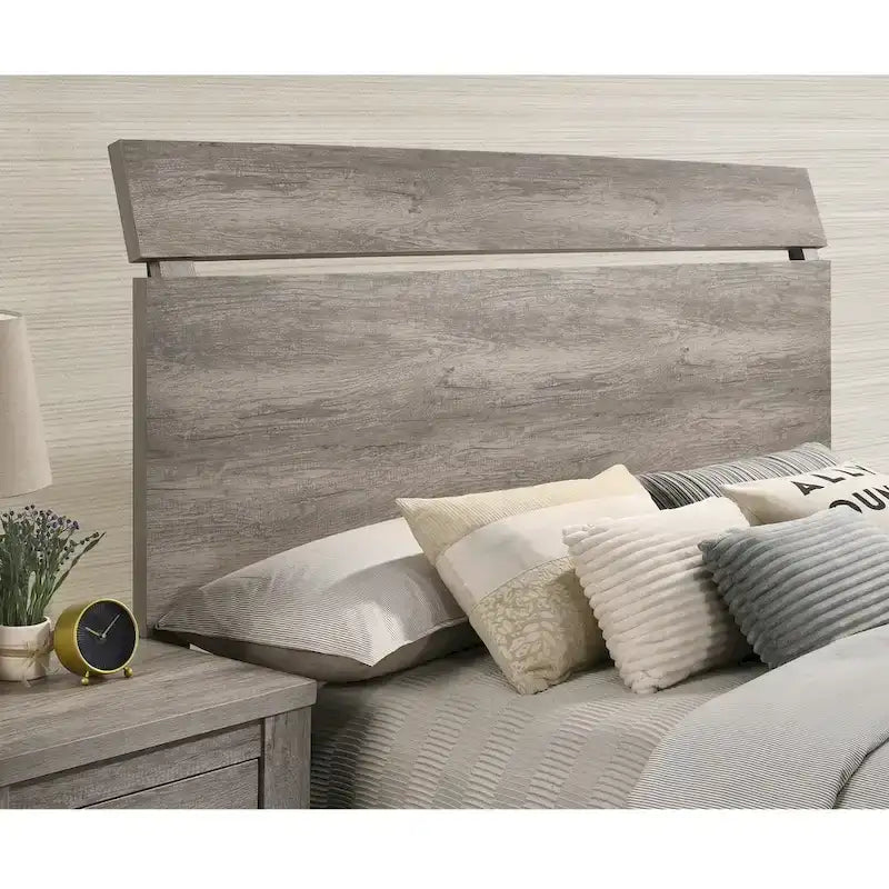 Ensemble de chambre à coucher contemporain Roundhill Furniture Floren en bois gris patiné, avec lit à panneau, commode, miroir, table de nuit et chiffonnier