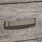 Ensemble de chambre à coucher contemporain Roundhill Furniture Floren en bois gris patiné, avec lit à panneau, commode, miroir, table de nuit et chiffonnier