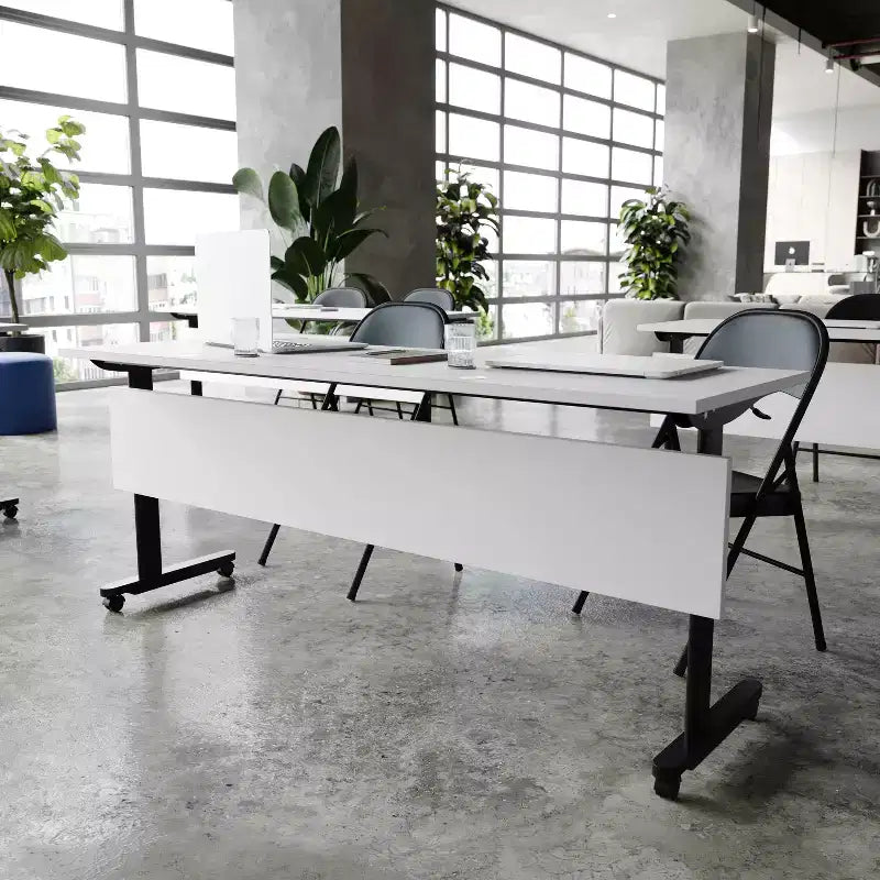 Table de formation empilable et rabattable Flash Furniture Palmer de qualité commerciale ultra-robuste avec pieds en T, panneau de modestie, plateau et cadre