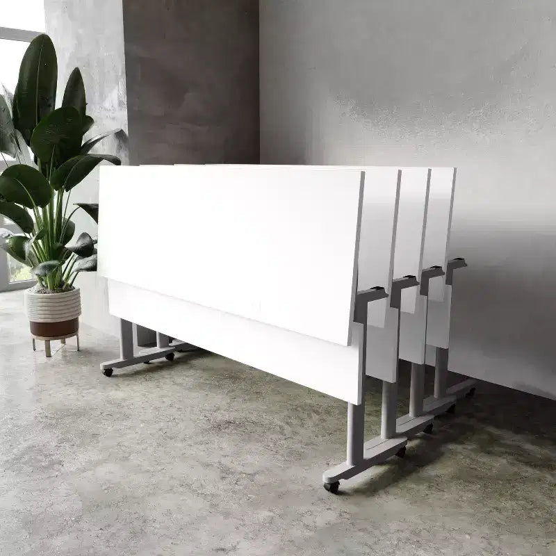 Table de formation empilable et rabattable Flash Furniture Palmer de qualité commerciale ultra-robuste avec pieds en T, panneau de modestie, plateau et cadre