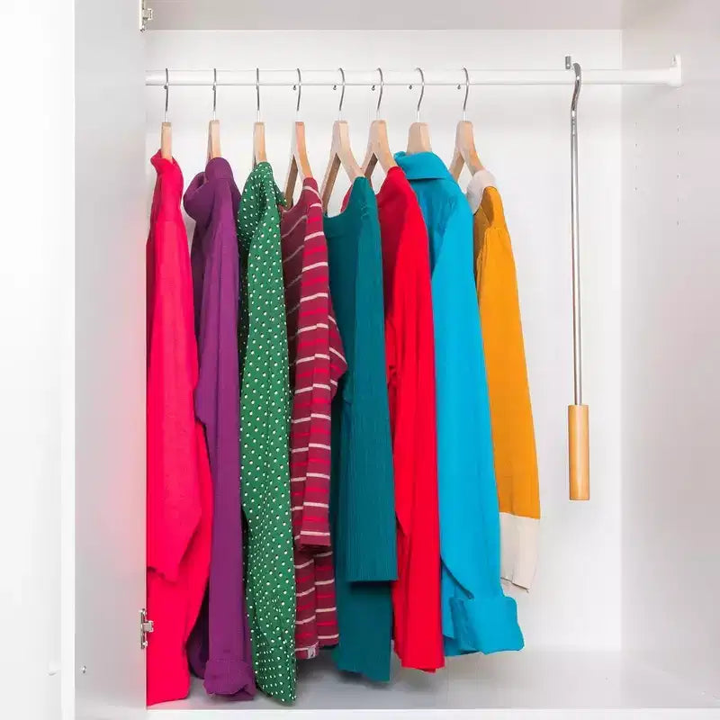 Hold N' Storage - Perche d'atteinte pour placard avec crochet de berger et manche en bois. Réglable de 2,75 à 5 pieds