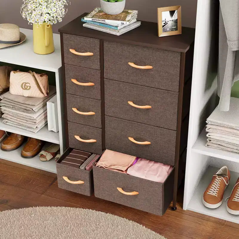 Crestlive Products Commode à 9 tiroirs pour chambre à coucher, tour de rangement verticale avec cadre en acier robuste, plateau en bois, tiroirs en tissu faciles à tirer, poignées en bois.