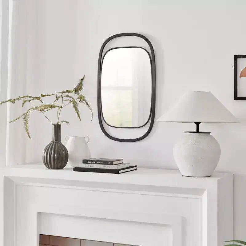 Miroir mural rectangulaire contemporain Sonya de 75 cm avec cadre en fer noir