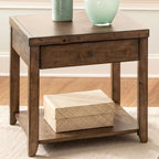 Table d'appoint Mitchell Nutmeg Brown en cèdre pour salon