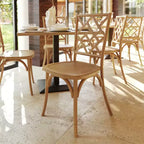 Chaise de salle à manger empilable Flash Furniture Brooklyn en bois massif de qualité commerciale avec dossier finement détaillé