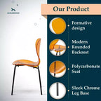 LeisureMod Oyster Chaises de salle à manger transparentes (lot de 2) - Empilables, dossier incurvé, avec pieds en acier inoxydable noir pour cuisine ou salle à manger