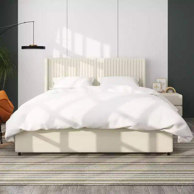 Lit Queen size matelassé Gelia Christopher Knight Home avec tête de lit capitonnée et 2 tiroirs, couleur ivoire
