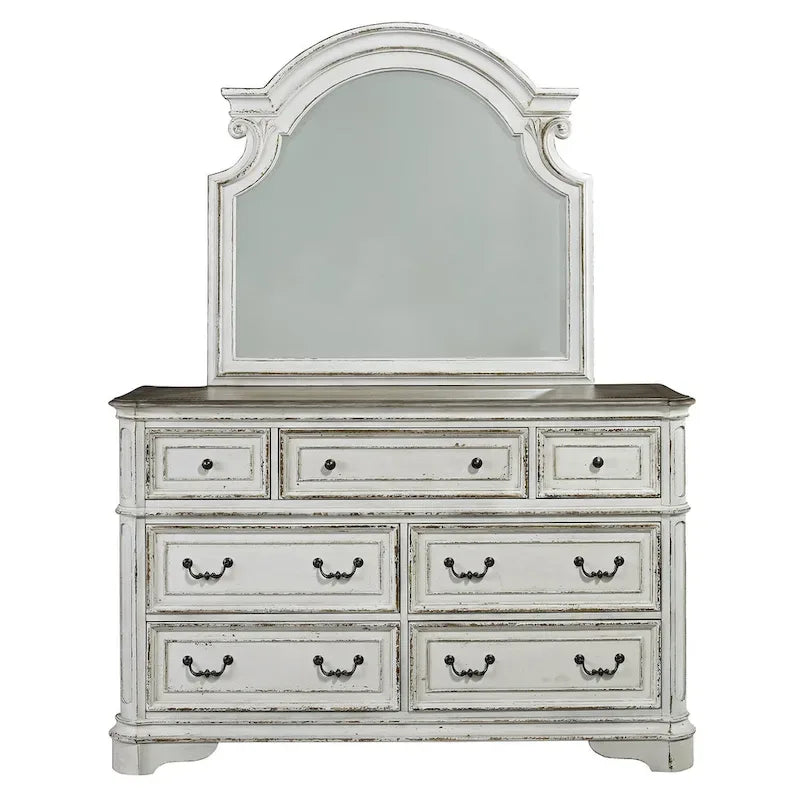 Lit traîneau capitonné, commode avec miroir et table de chevet Magnolia Manor, blanc antique et écorce patinée