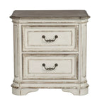Lit traîneau capitonné, commode avec miroir et table de chevet Magnolia Manor, blanc antique et écorce patinée