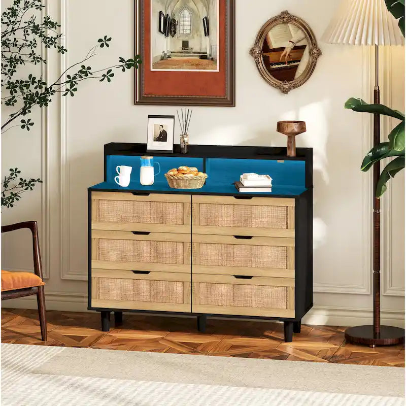 43.316-Commode de rangement en rotin à tiroirs Commode en rotin avec lumières LED et prise de courant, pour chambre, salon