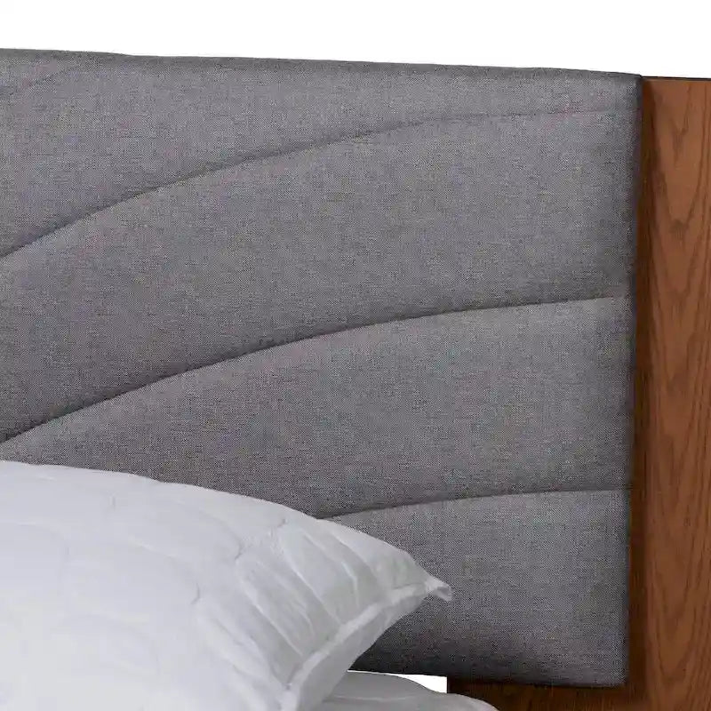 Lit plateforme Hemera Mid-Century Modern en tissu gris et bois de noyer marron avec table de chevet flottante, grand format