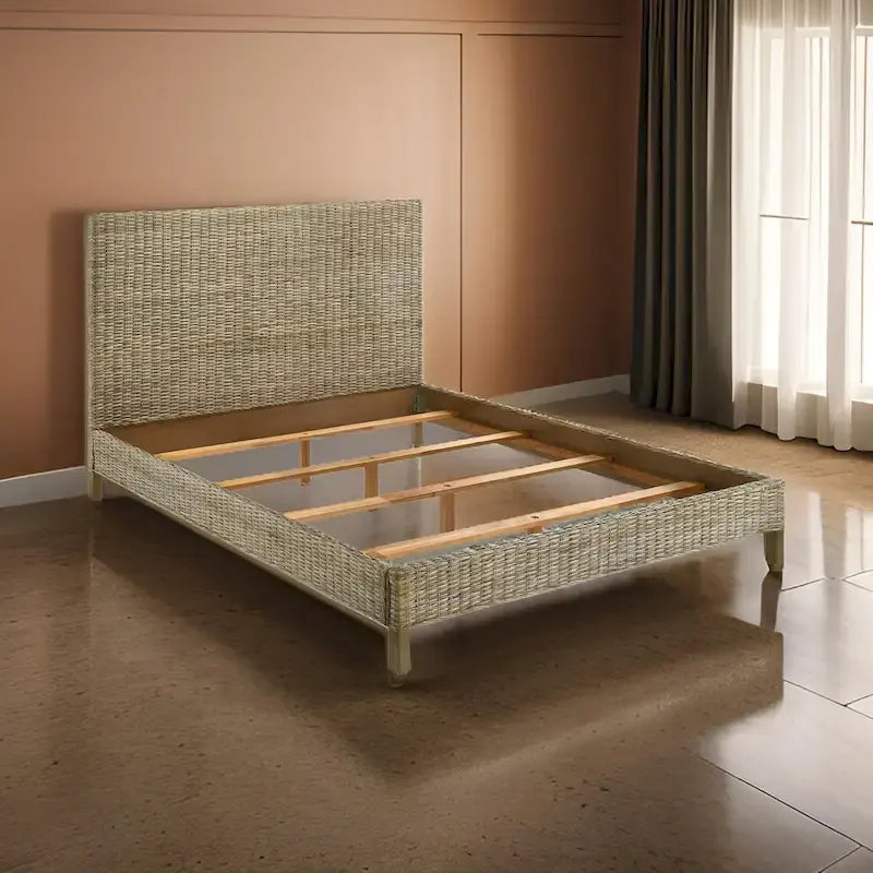 Lit King Size Ayla, Design en Rotin Tressé, Tête de Lit à Panneaux, Acajou Gris