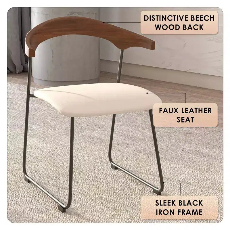 Chaise de salle à manger LeisureMod rembourrée en cuir avec dossier en hêtre et pieds en fer, lot de 4, série Lyra