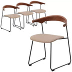 Chaise de salle à manger LeisureMod rembourrée en cuir avec dossier en hêtre et pieds en fer, lot de 4, série Lyra