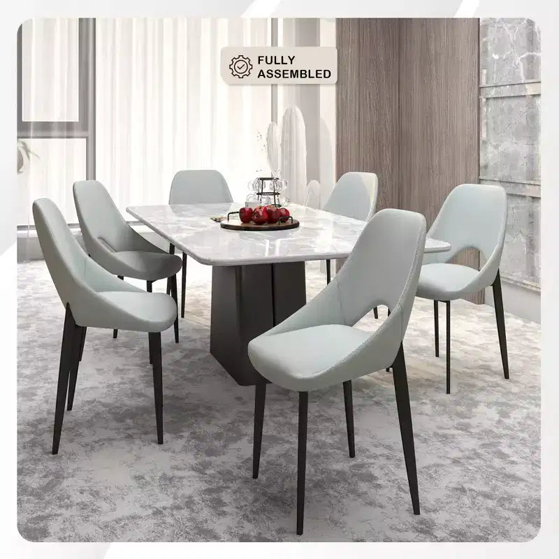 Lot de 4 chaises de salle à manger rembourrées LeisureMod Collection Amalfi avec dossier ouvert incurvé et pieds en fer thermolaqué pour cuisine et salle à manger