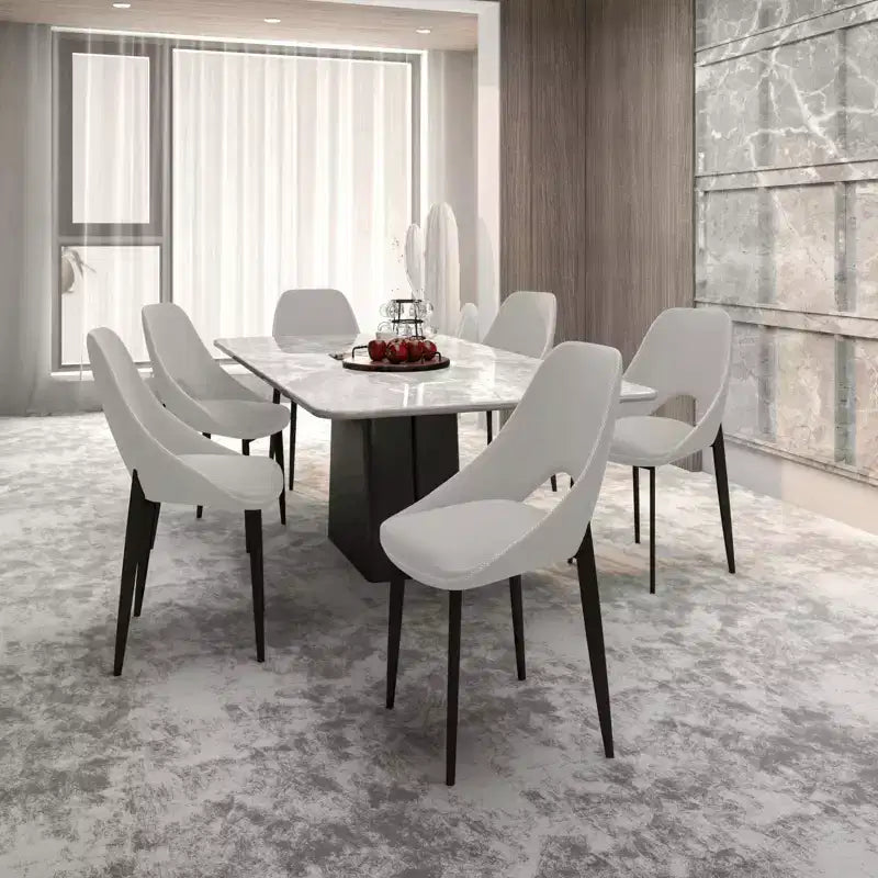 Lot de 4 chaises de salle à manger rembourrées LeisureMod Collection Amalfi avec dossier ouvert incurvé et pieds en fer thermolaqué pour cuisine et salle à manger