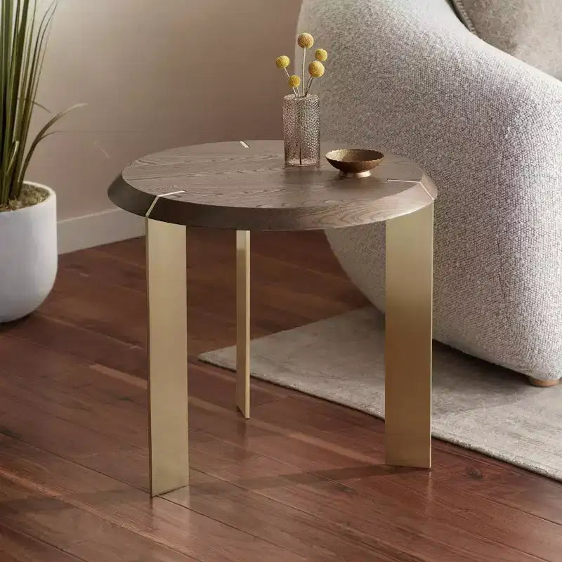 Table d'appoint ronde élégante 55 Downing Street Simmons en bois marron de 54,6 cm de large