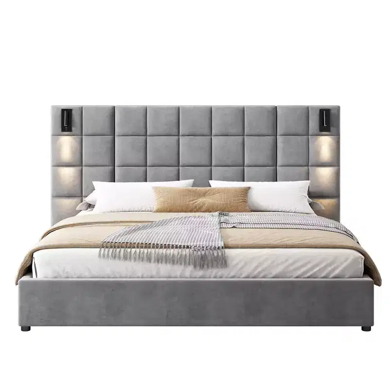 Cadre de lit plateforme rembourré King/Queen Size avec tête de lit large, lampe de lecture et port USB, velours, gris - ModernLuxe