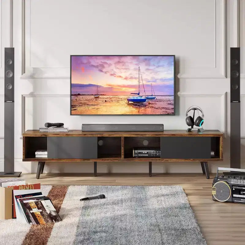 Meuble TV Bestier de 70 pouces, style Mid-Century Modern, pour téléviseurs de 65/70/75 pouces, meuble bas de divertissement avec portes coulissantes pour salon
